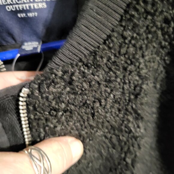 NWOT AMERICAN EAGLE OUTFITTERS SHERPA BOMBER JACKET SZ S - Picture 4 of 6